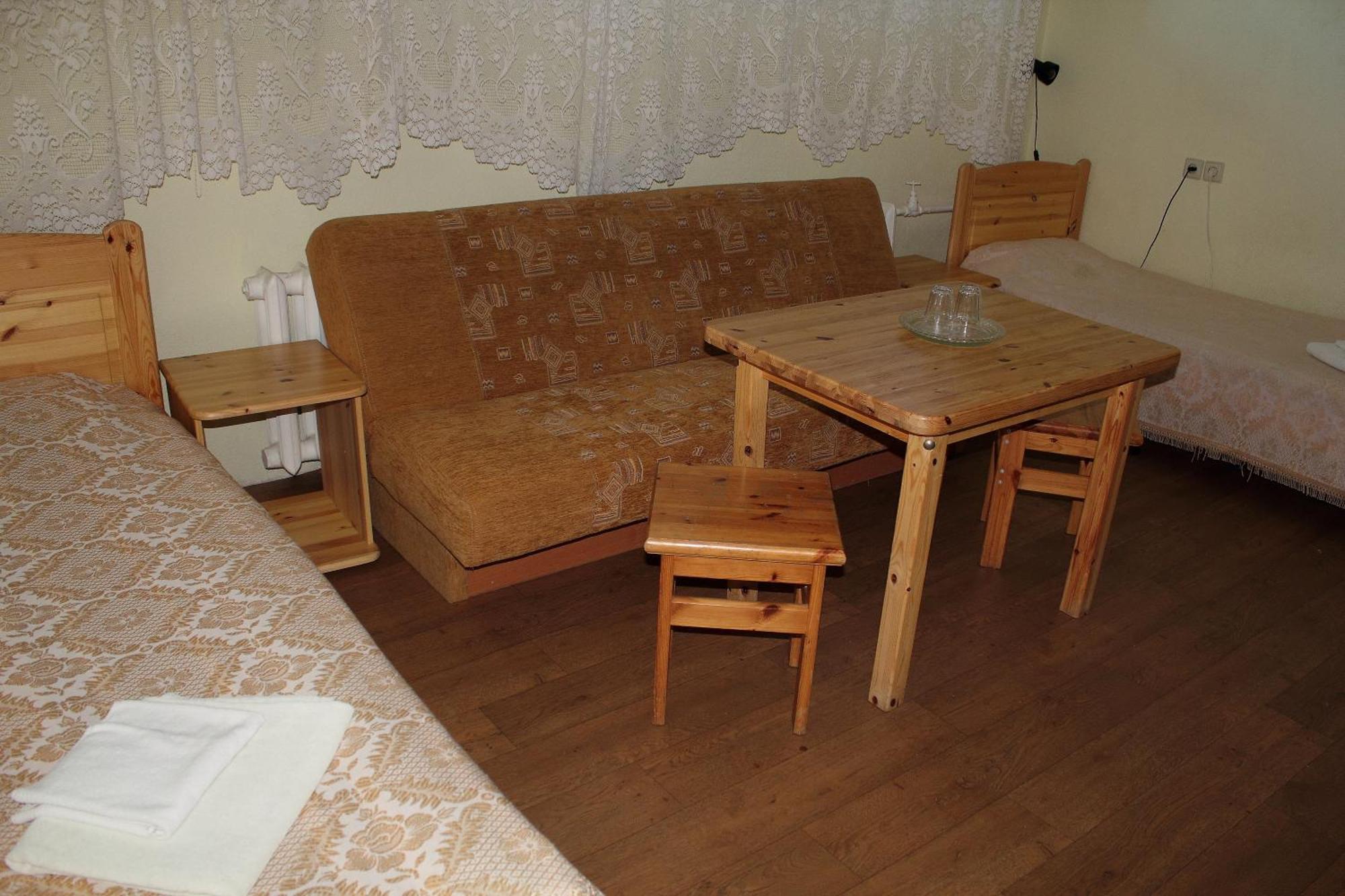 Hotell Paeaesuke Jõhvi Стая снимка