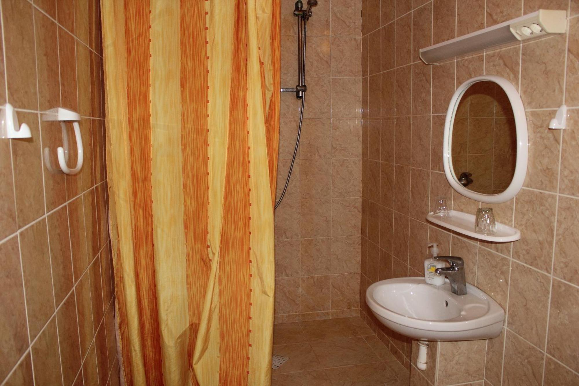 Hotell Paeaesuke Jõhvi Стая снимка