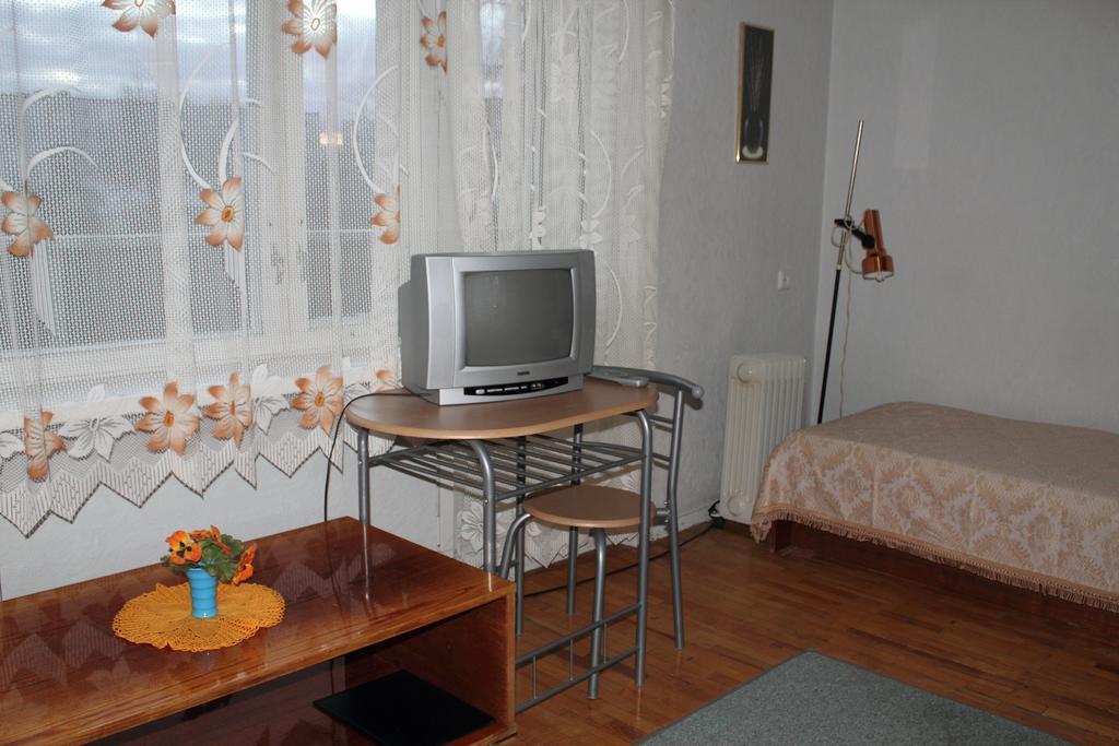 Hotell Paeaesuke Jõhvi Стая снимка