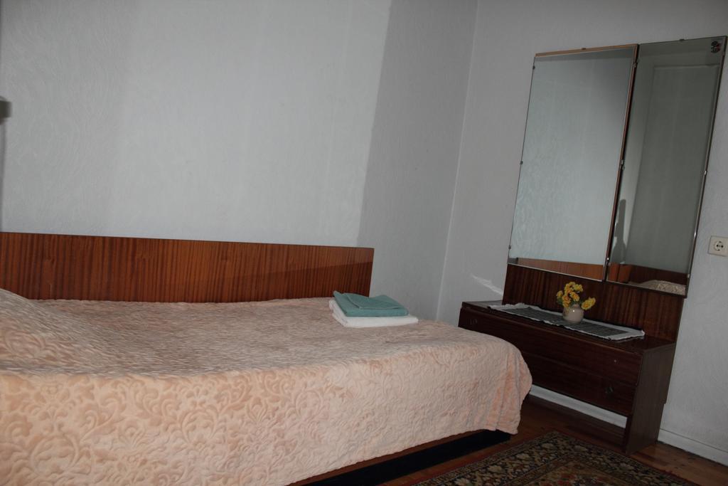 Hotell Paeaesuke Jõhvi Стая снимка