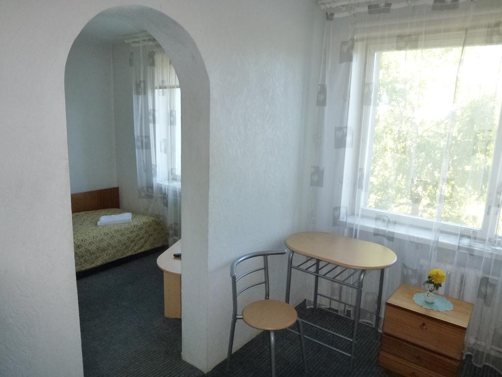 Hotell Paeaesuke Jõhvi Стая снимка