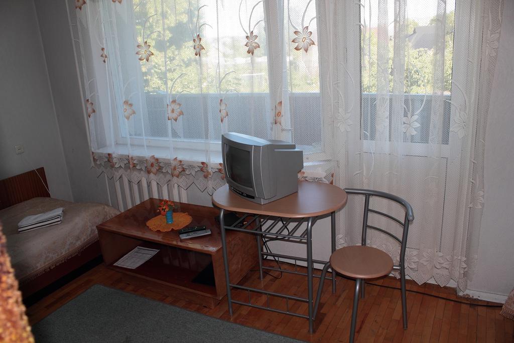 Hotell Paeaesuke Jõhvi Стая снимка